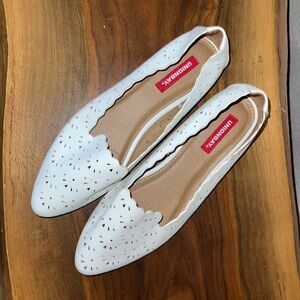 Union Bay flats Ladies 8-1/2 never worn